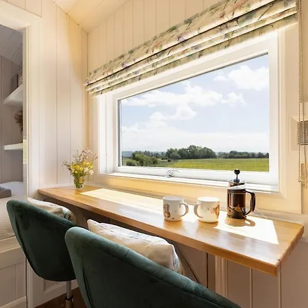 The Shepherd'S Retreat Luxury Secluded And Private Cosy Hut Outdoor Bath With Firepit Scarborough Scarborough