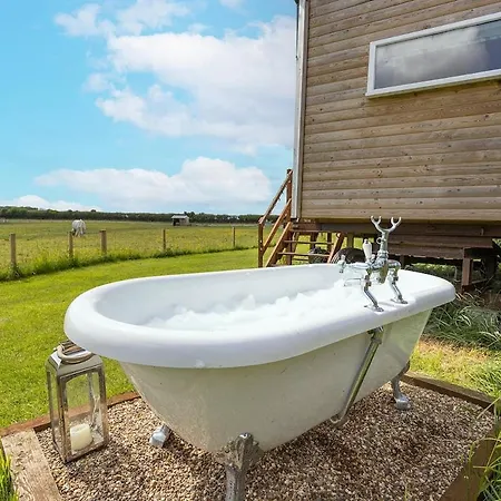 Apartment The Shepherd'S Retreat Luxury Secluded And Private Cosy Hut Outdoor Bath With Firepit Scarborough *