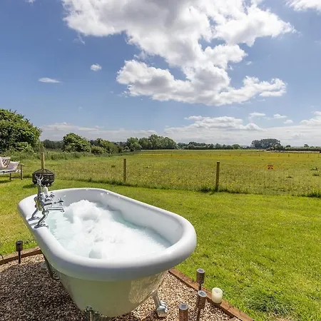 The Shepherd'S Retreat Luxury Secluded And Private Cosy Hut Outdoor Bath With Firepit Scarborough *